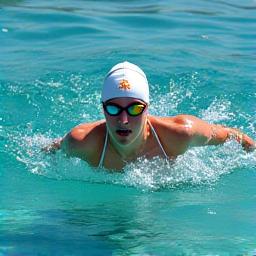 Swimmer sa open water, nagpapalakas ng core at balikat para sa water safety